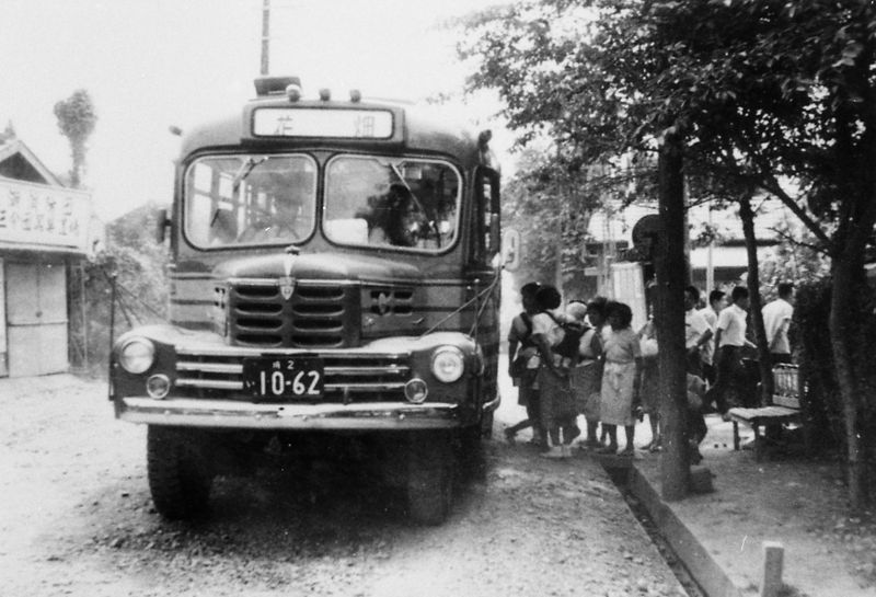 ファイル:Showa40-busstop.jpg
